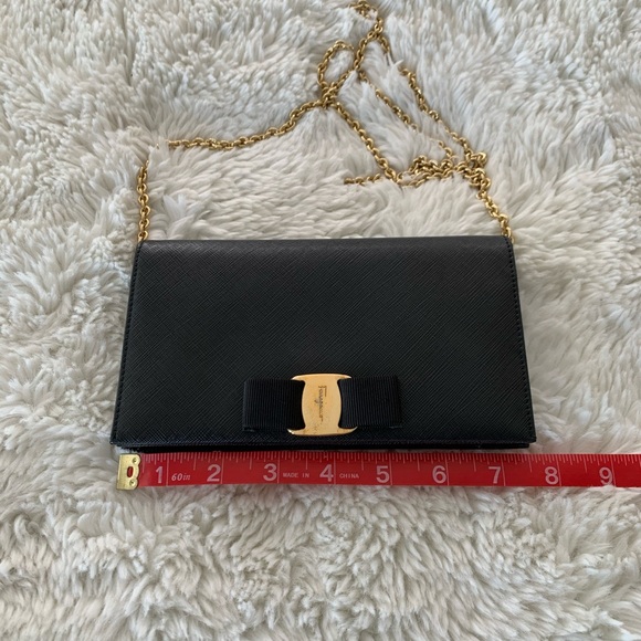 Salvatore Ferragamo Handbags - Salvatore Ferragamo Vara Wallet on Chain